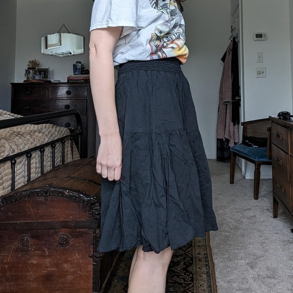 Vintage Y2K Old Navy Black Tiered Smocked Waist Skirt - Picture 3 of 5